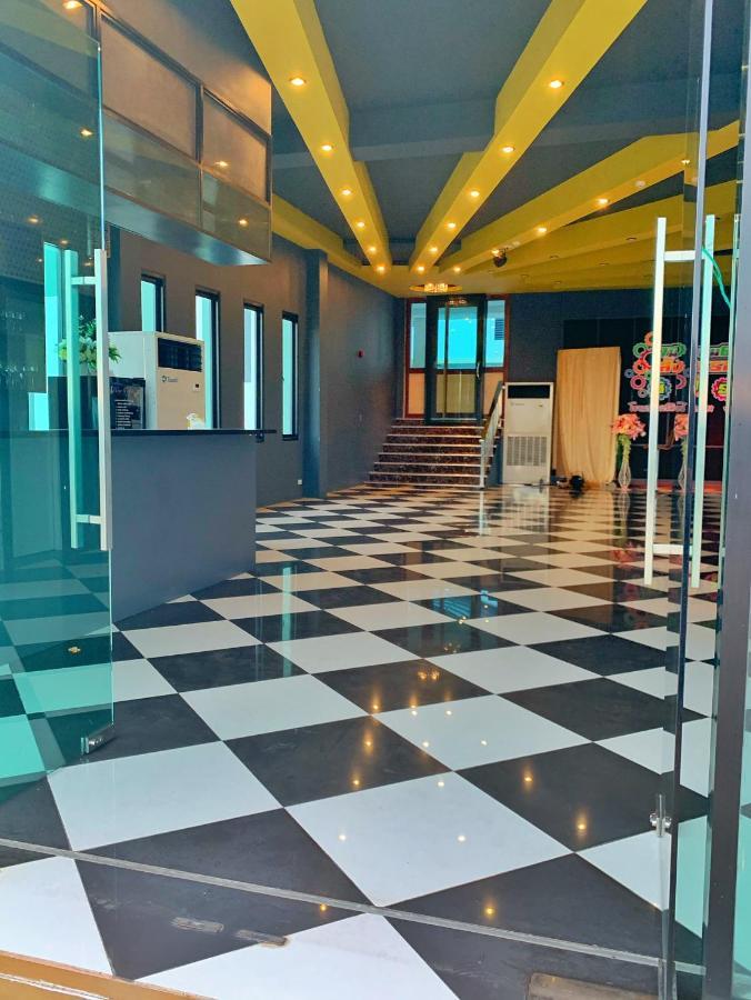 Marlin Hotel Сураттхани Экстерьер фото