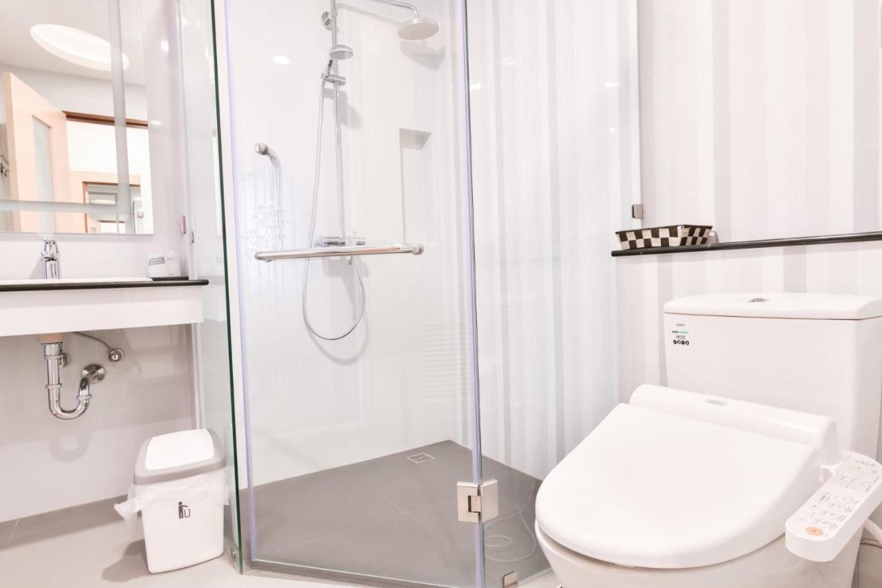 Marlin Hotel Сураттхани Экстерьер фото