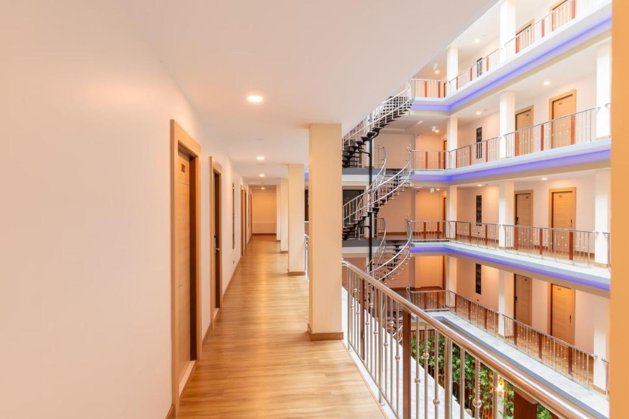 Marlin Hotel Сураттхани Экстерьер фото
