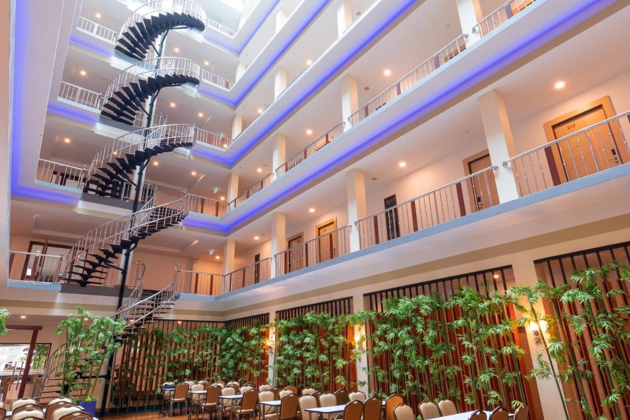 Marlin Hotel Сураттхани Экстерьер фото